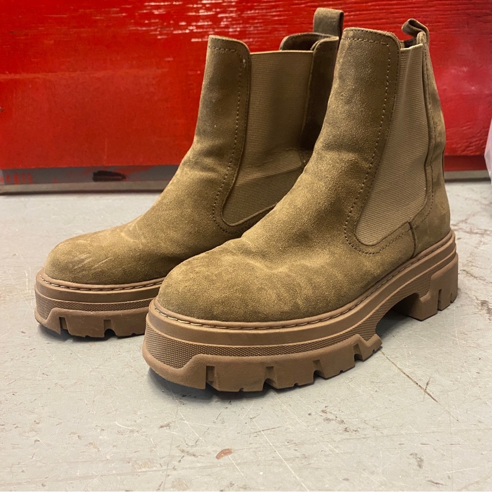 H&M Women's Suede Chelsea Lug Boots in Olive | Size 38